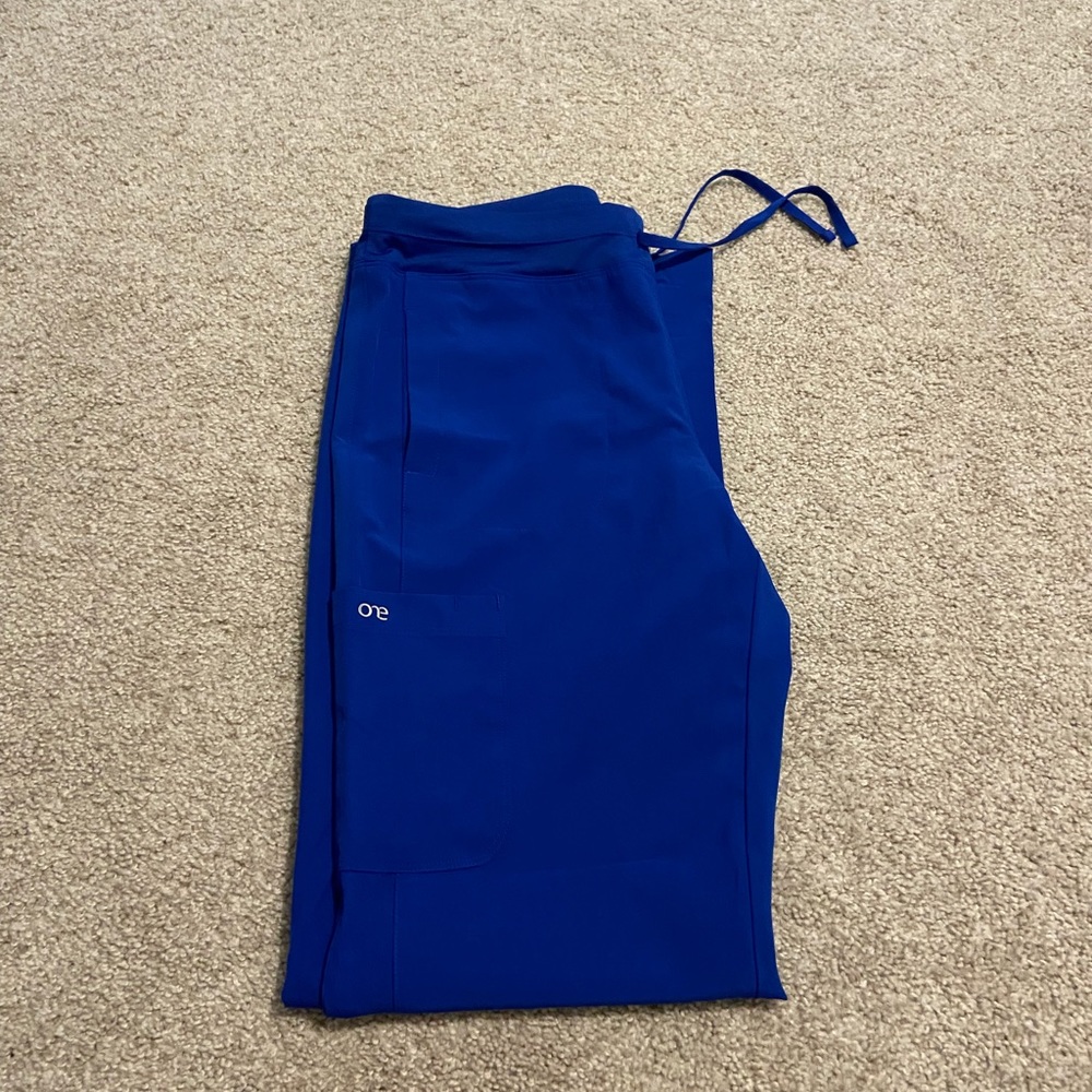 BarcoOne scrub pants